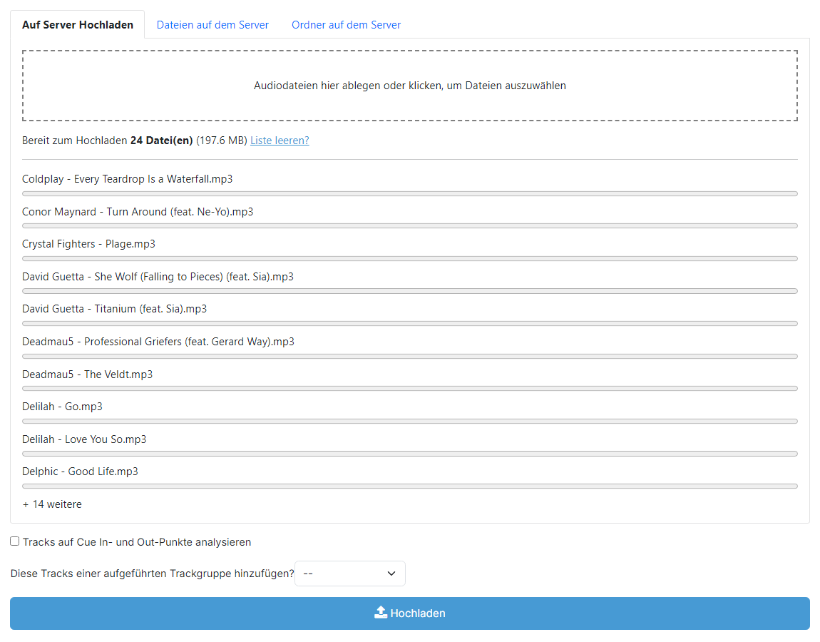 Die Seite "Tracks hinzufügen" mit in die Warteschlange eingereihten Dateien für den Upload